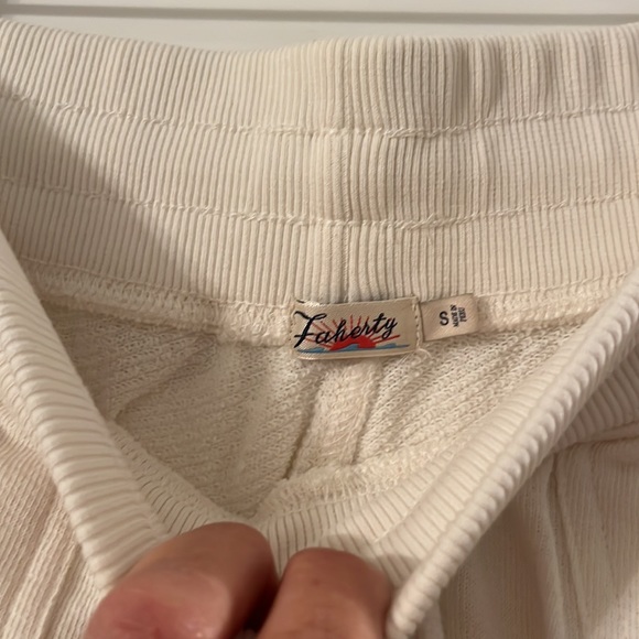 NEW Faherty joggers - Picture 7 of 11